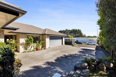 Photo of property in 57 Ainslee Street, Highlands Park, New Plymouth, 4312