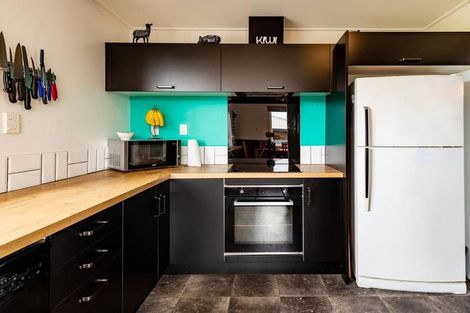 Photo of property in 15 Timaru Road, Waimate, 7924