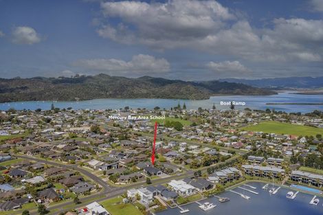 Photo of property in 10 Kupe Drive, Whitianga, 3510