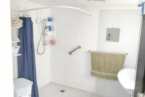 Photo of property in 19 West Crescent, Te Puru, Thames, 3575