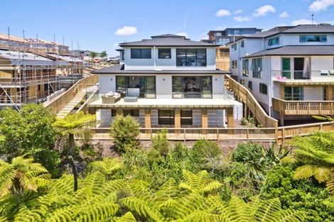 Photo of property in 30 Para Close, Fairview Heights, Auckland, 0632