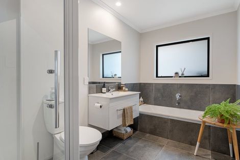 Photo of property in 38 Pakanga Grove, Pyes Pa, Tauranga, 3112