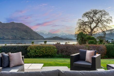 Photo of property in 186 Beacon Point Road, Wanaka, 9305