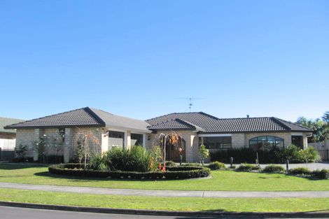 Photo of property in 13 Crannog Fen, Wattle Downs, Auckland, 2103