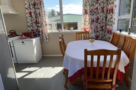 Photo of property in 21 Castle Street, Eltham, 4322