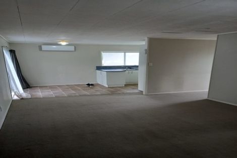 Photo of property in 13 Landow Place, Henderson, Auckland, 0612
