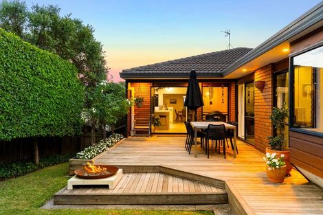 Photo of property in 43 Braemar Road, Rothesay Bay, Auckland, 0630