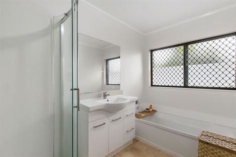 Photo of property in 295 Bucklands Beach Road, Bucklands Beach, Auckland, 2012