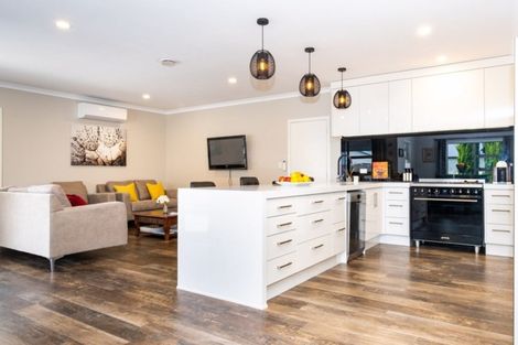 Photo of property in 3 Pinotage Drive, Greenmeadows, Napier, 4112