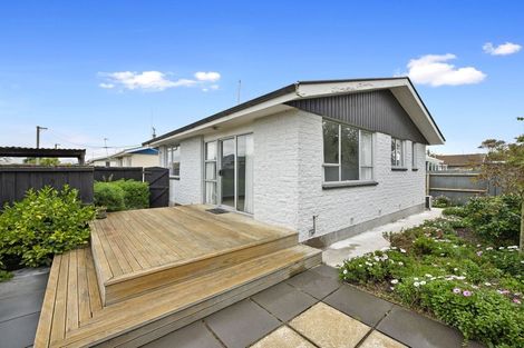 Photo of property in 2/144a Beach Road, North New Brighton, Christchurch, 8083