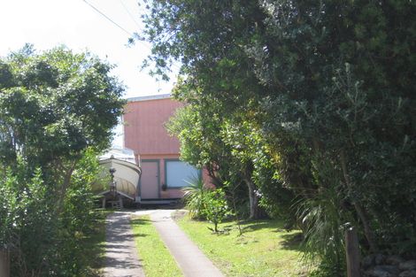 Photo of property in 5 Montana Avenue, Murrays Bay, Auckland, 0630