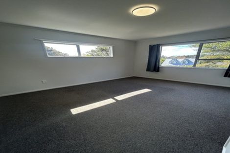 Photo of property in 19 South Lynn Road, Titirangi, Auckland, 0604