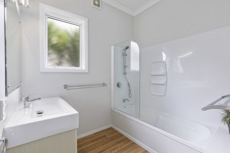 Photo of property in 30 South Street, Petone, Lower Hutt, 5012