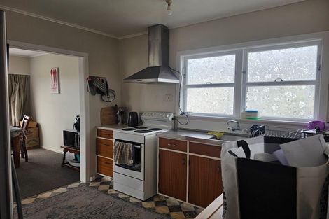 Photo of property in 3 Merritt Way, Newlands, Wellington, 6037