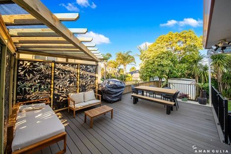 Photo of property in 6 Lorikeet Place, Unsworth Heights, Auckland, 0632