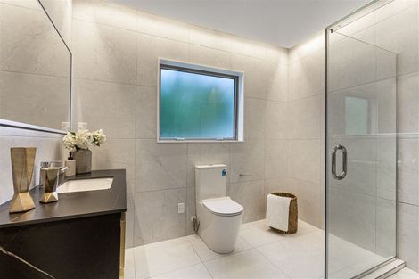 Photo of property in 30b Hanlon Crescent, Narrow Neck, Auckland, 0624