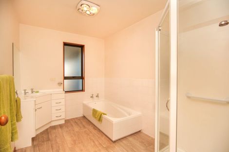 Photo of property in 8 Harkness Place, Westport, 7825