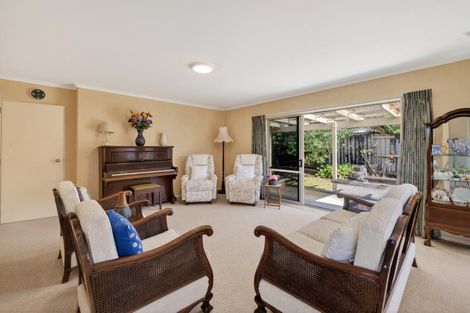 Photo of property in 4 Mcleod Place, Papamoa Beach, Papamoa, 3118