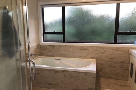 Photo of property in 15 Haseler Crescent, Howick, Auckland, 2014