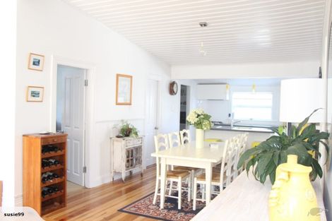 Photo of property in 12 Pendarves Street, New Plymouth, 4310