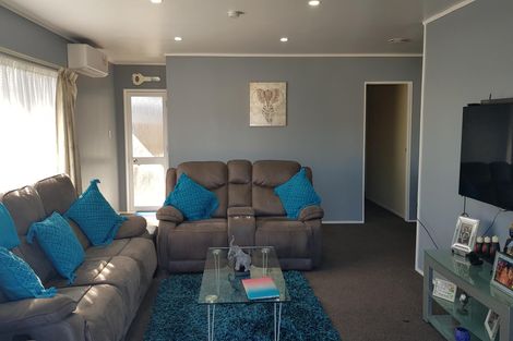 Photo of property in 2/13 Bunnythorpe Road, Papakura, 2110