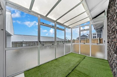 Photo of property in 2/7 Benygloe Place, Highland Park, Auckland, 2010