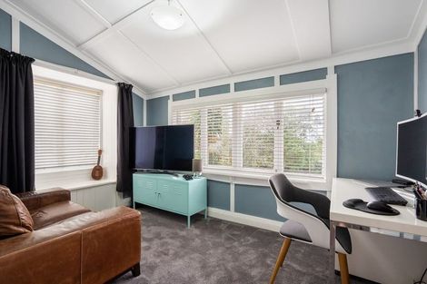 Photo of property in 35 Birkdale Road, Birkdale, Auckland, 0626