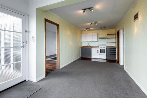 Photo of property in 118 Kelburn Parade, Kelburn, Wellington, 6012