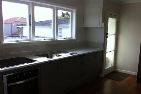 Photo of property in 868 East Coast Road, Northcross, Auckland, 0630