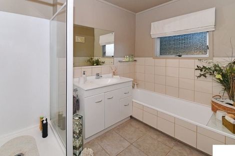 Photo of property in 6 Huber Street, Weymouth, Auckland, 2103