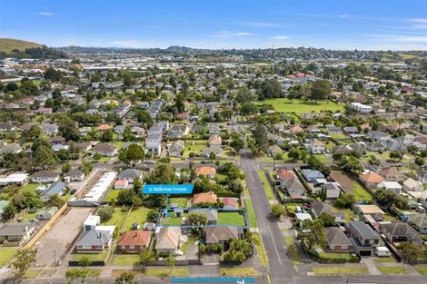 Photo of property in 51 Anderson Avenue, Point England, Auckland, 1072