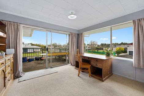 Photo of property in 15 Oberon Street, Stratford, 4332