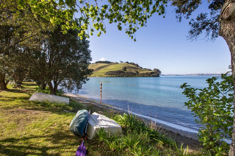 Photo of property in 70 Clinton Road, Tawharanui Peninsula, Warkworth, 0986
