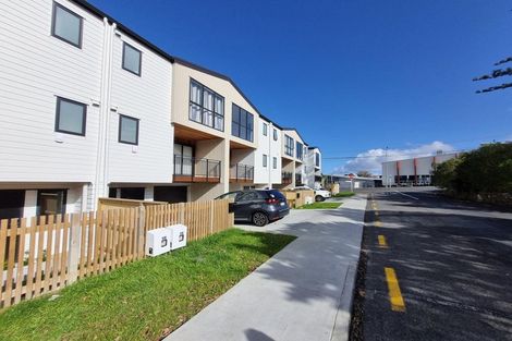 Photo of property in 1e Currey Crescent, Milford, Auckland, 0620