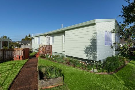 Photo of property in 14 Miriam Corban Heights, Henderson, Auckland, 0612