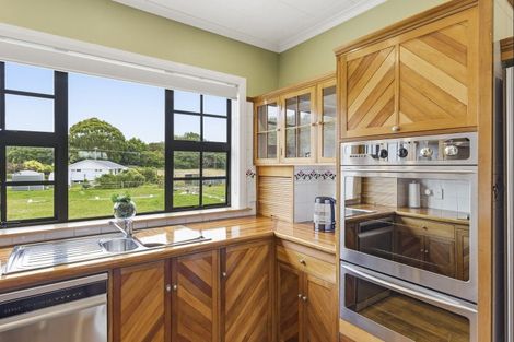 Photo of property in 15 Koputaroa Road, Levin, 5575