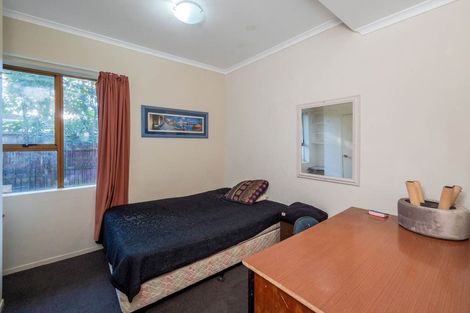 Photo of property in 40 Akoranga Drive, Northcote, Auckland, 0627