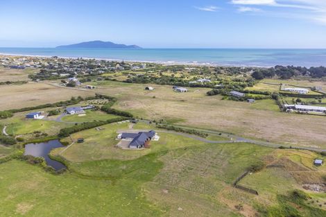 Photo of property in 39 Sandown Road, Te Horo Beach, Otaki, 5581