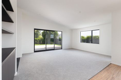 Photo of property in 2 Marsden Place, Hurworth, New Plymouth, 4310