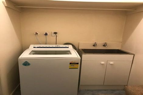 Photo of property in 63 Palliser Road, Roseneath, Wellington, 6011