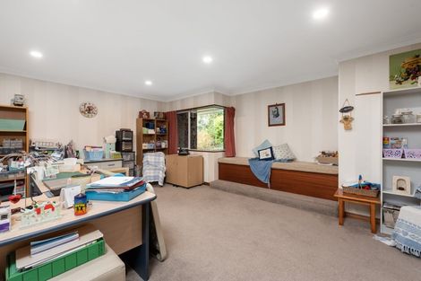 Photo of property in 16 Randell Place, Te Puke, 3119