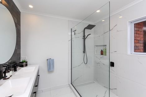 Photo of property in 76 Branch Road, Highlands Park, New Plymouth, 4312