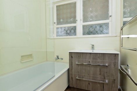 Photo of property in 10 Larnach Street, St Andrews, Hamilton, 3200