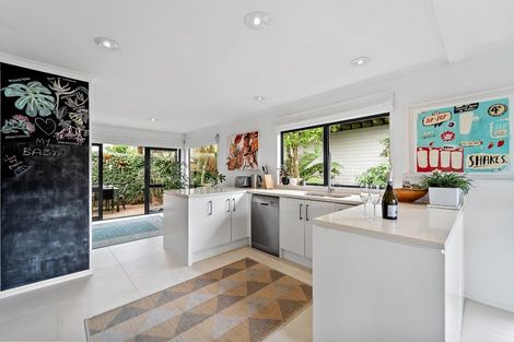 Photo of property in 2/2 Parr Terrace, Castor Bay, Auckland, 0620