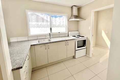 Photo of property in 70 Parrs Cross Road, Henderson, Auckland, 0612