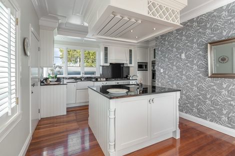 Photo of property in 24 Palmer Crescent, Mission Bay, Auckland, 1071