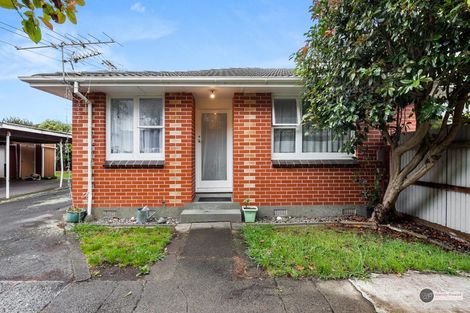 Photo of property in 2/11 Sutherland Avenue, Silverstream, Upper Hutt, 5019