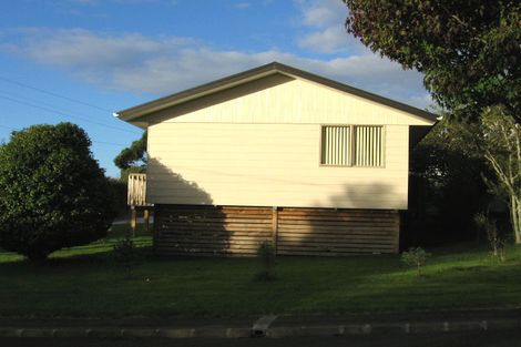 Photo of property in 52 Amberley Avenue, Te Atatu South, Auckland, 0610