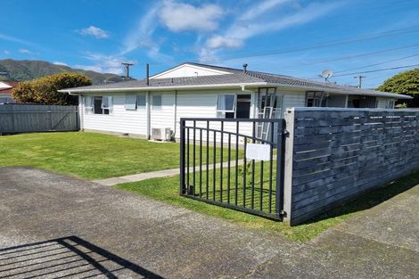 Photo of property in 48a Whites Line West, Woburn, Lower Hutt, 5010