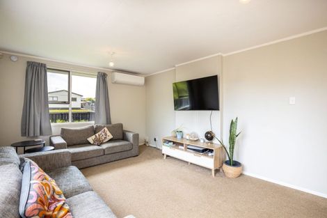 Photo of property in 119 Riversdale Drive, Merrilands, New Plymouth, 4312